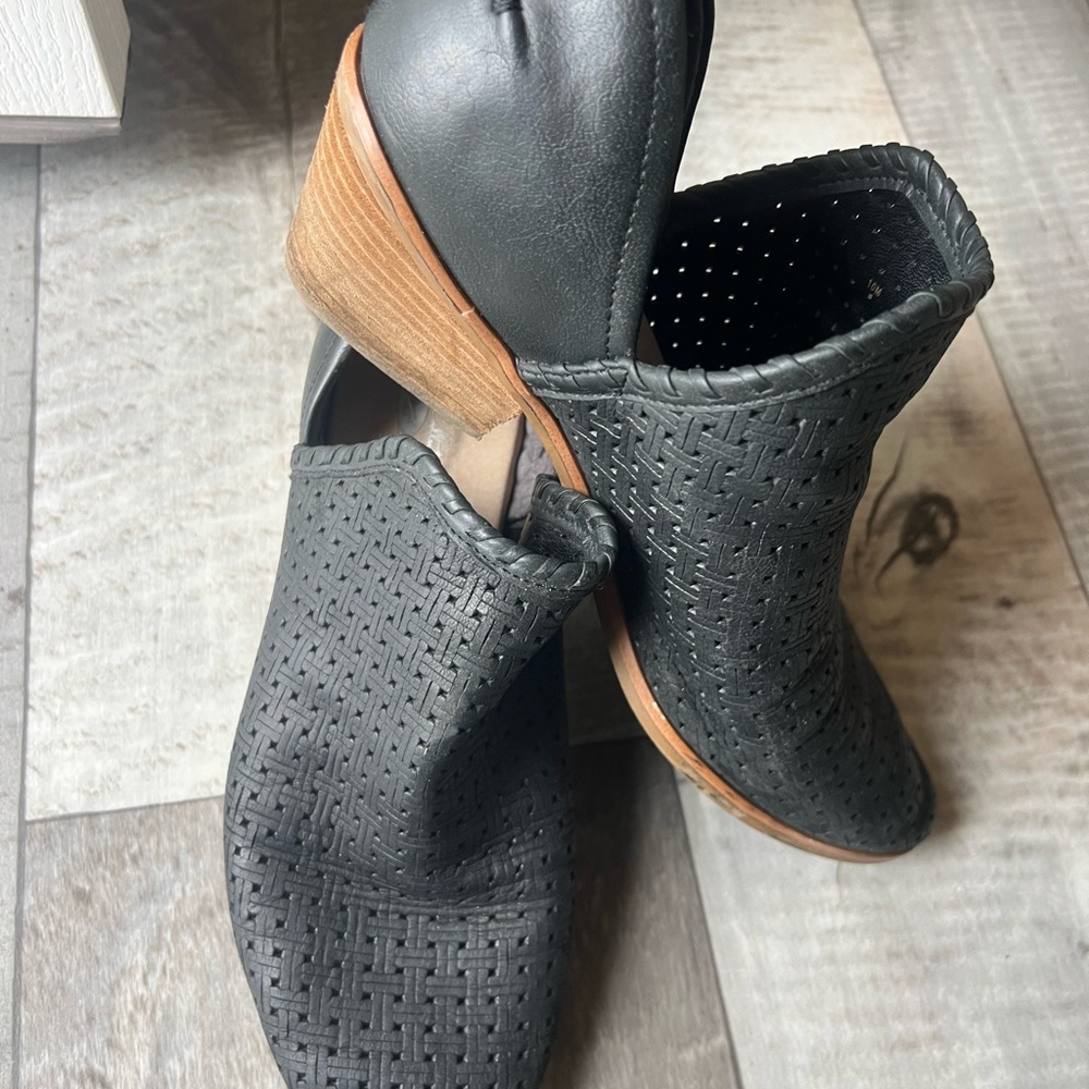 Black Woven Ankle Boots with Wooden Heel